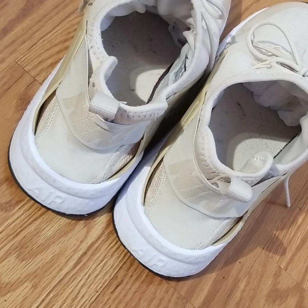 Nike air‎ huarac 9.5
